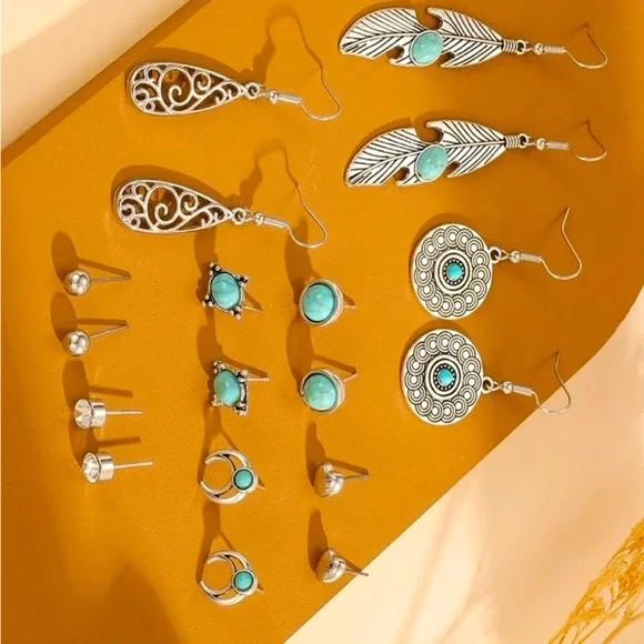 Turquoise Decorative Western Earrings - Picture 1 of 4
